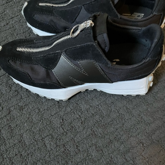 New Balance sneaker - Picture 3 of 3